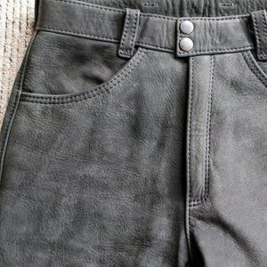 High-quality unworn black leather pants size XS.